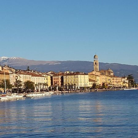 La Casa Sul Lago Salo Luaran gambar